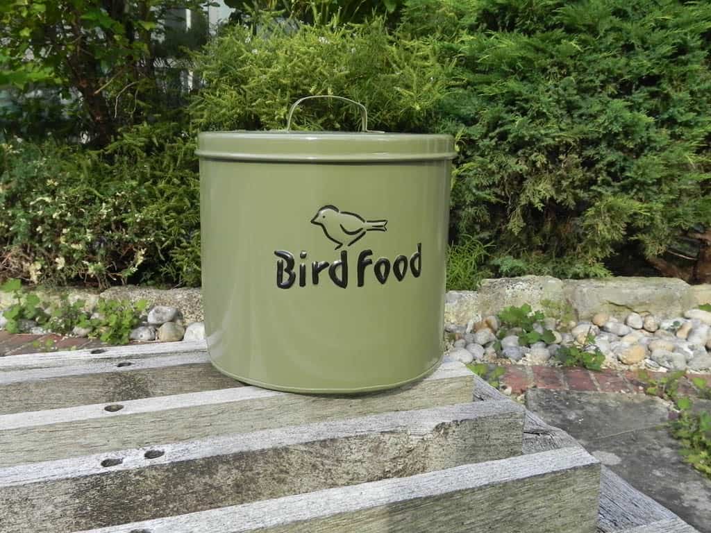 bird food tin