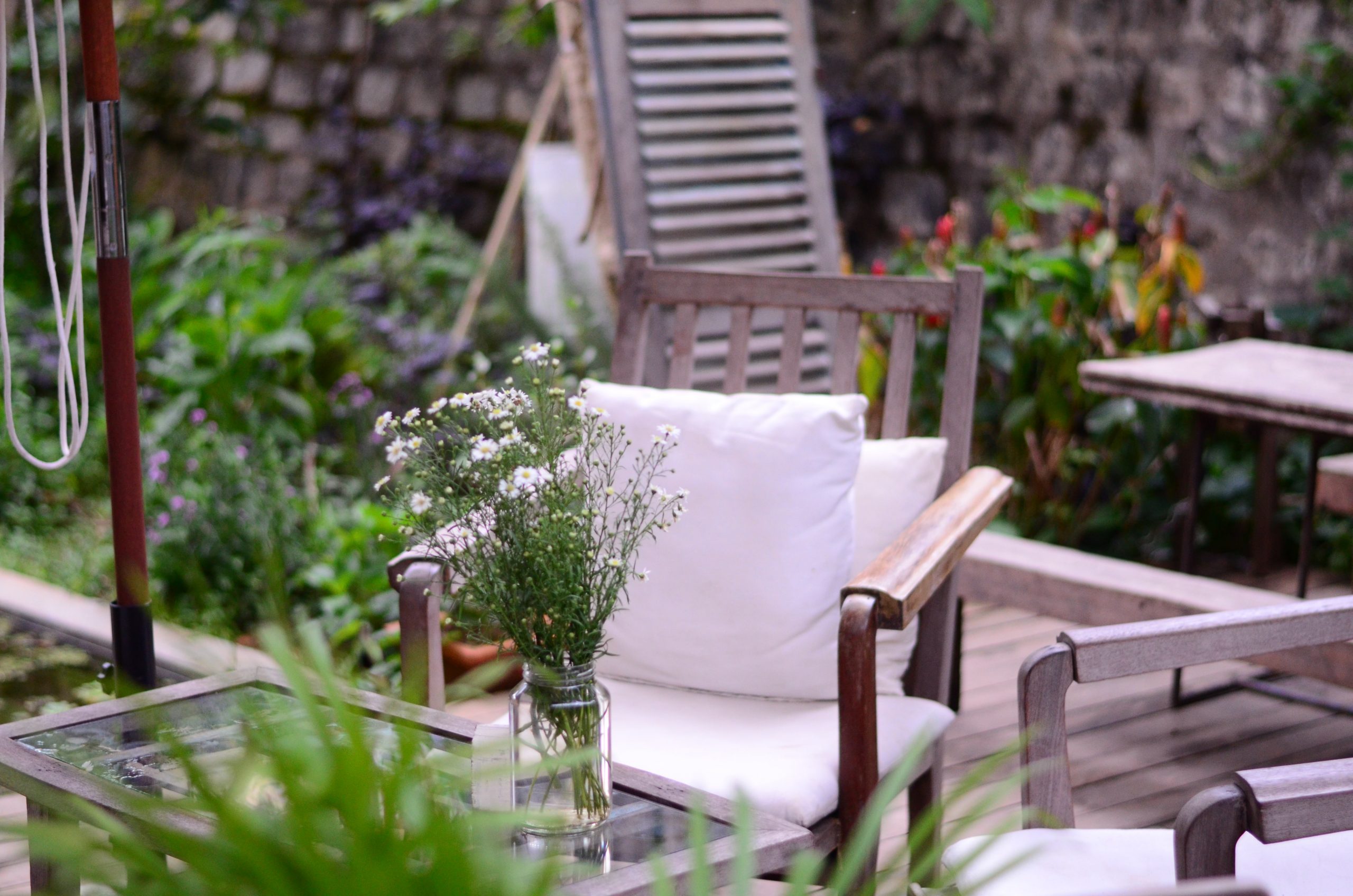 Simple Ways Decking Can Transform Your Garden