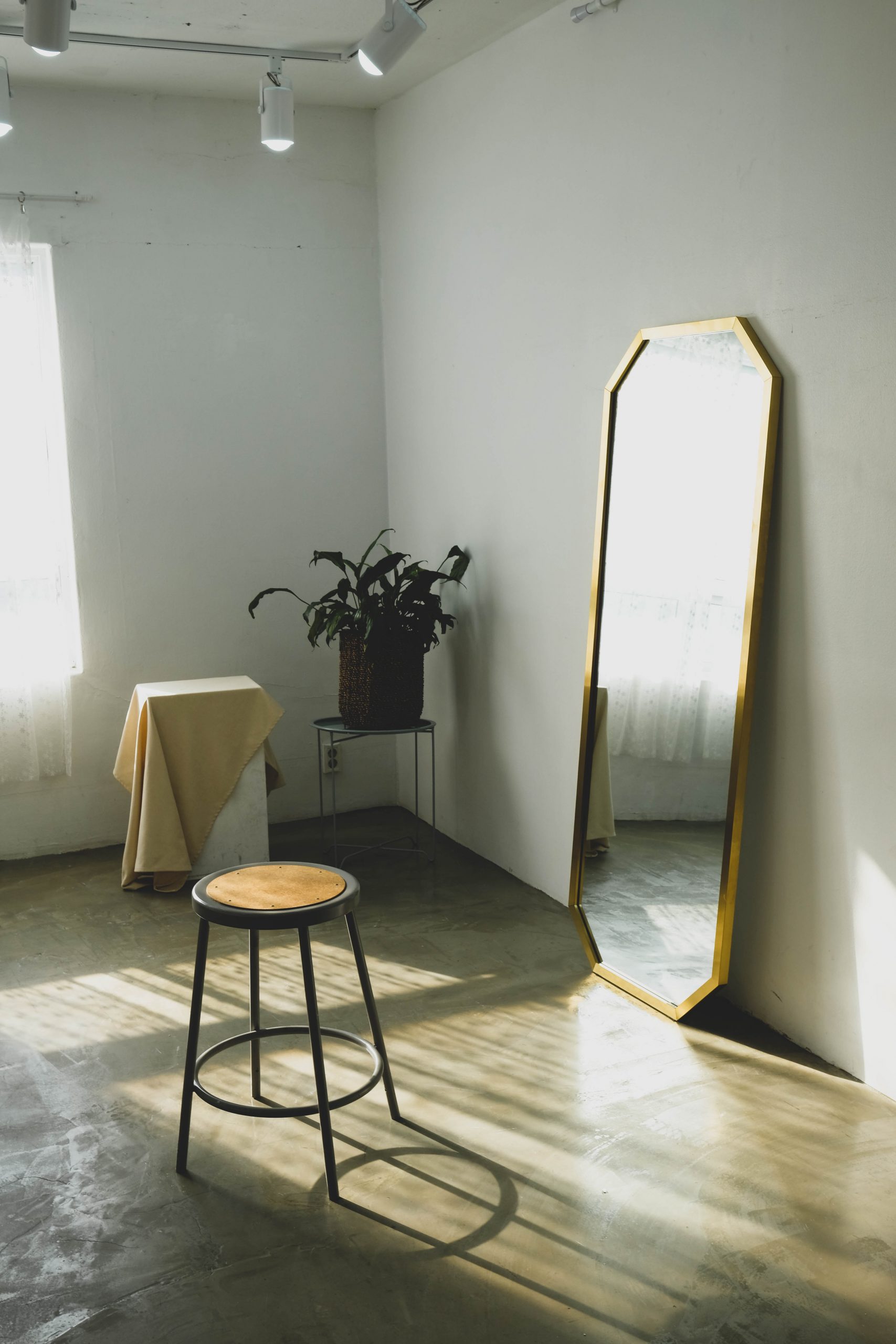 How Mirrors Can Be Used to Transform Your Home