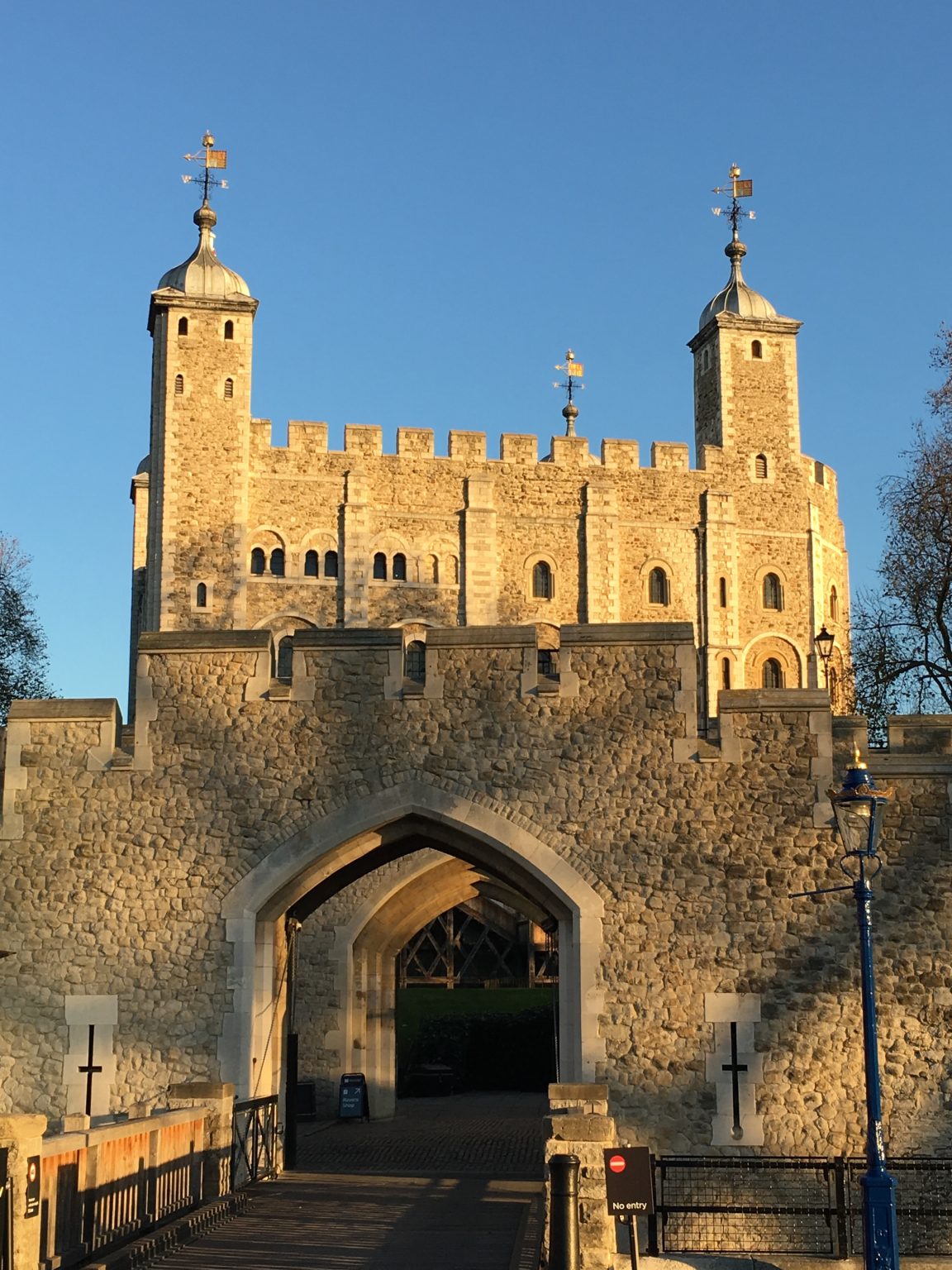 places to visit near tower of london
