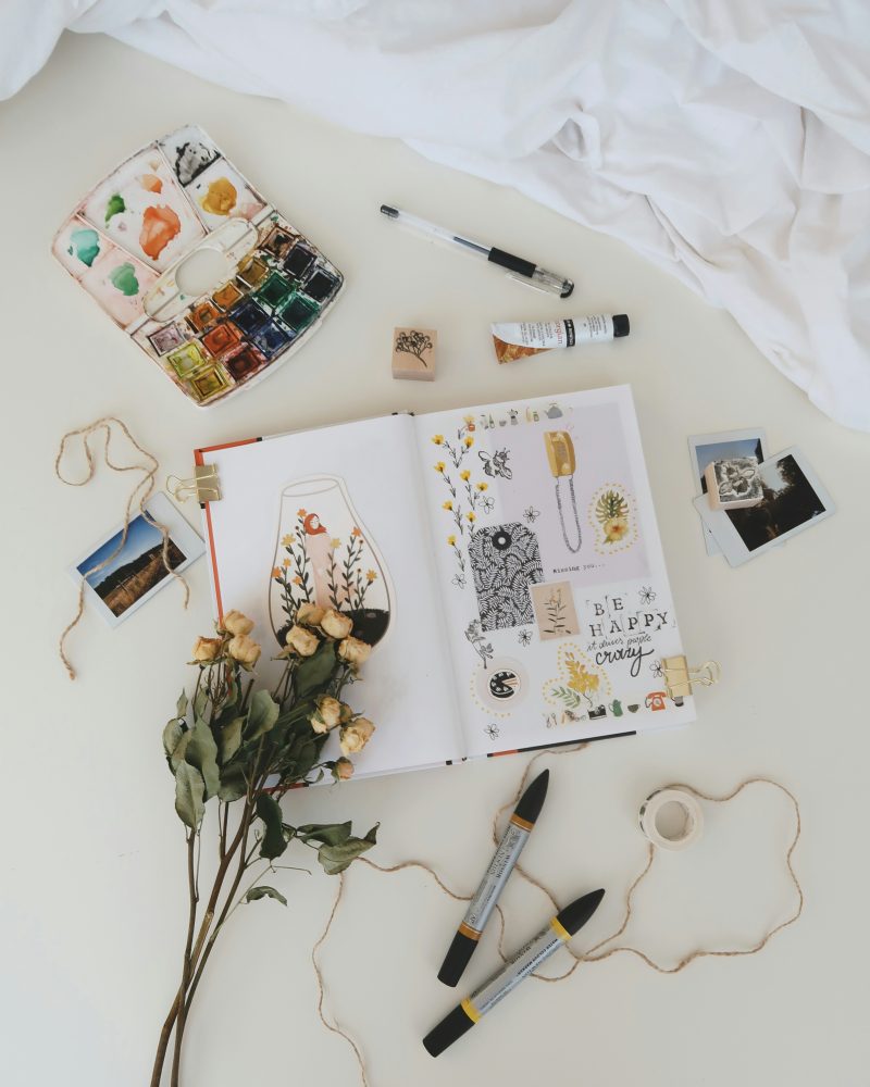 The Ultimate Junk Journaling Guide: A Year of Prompts & Ideas 2026