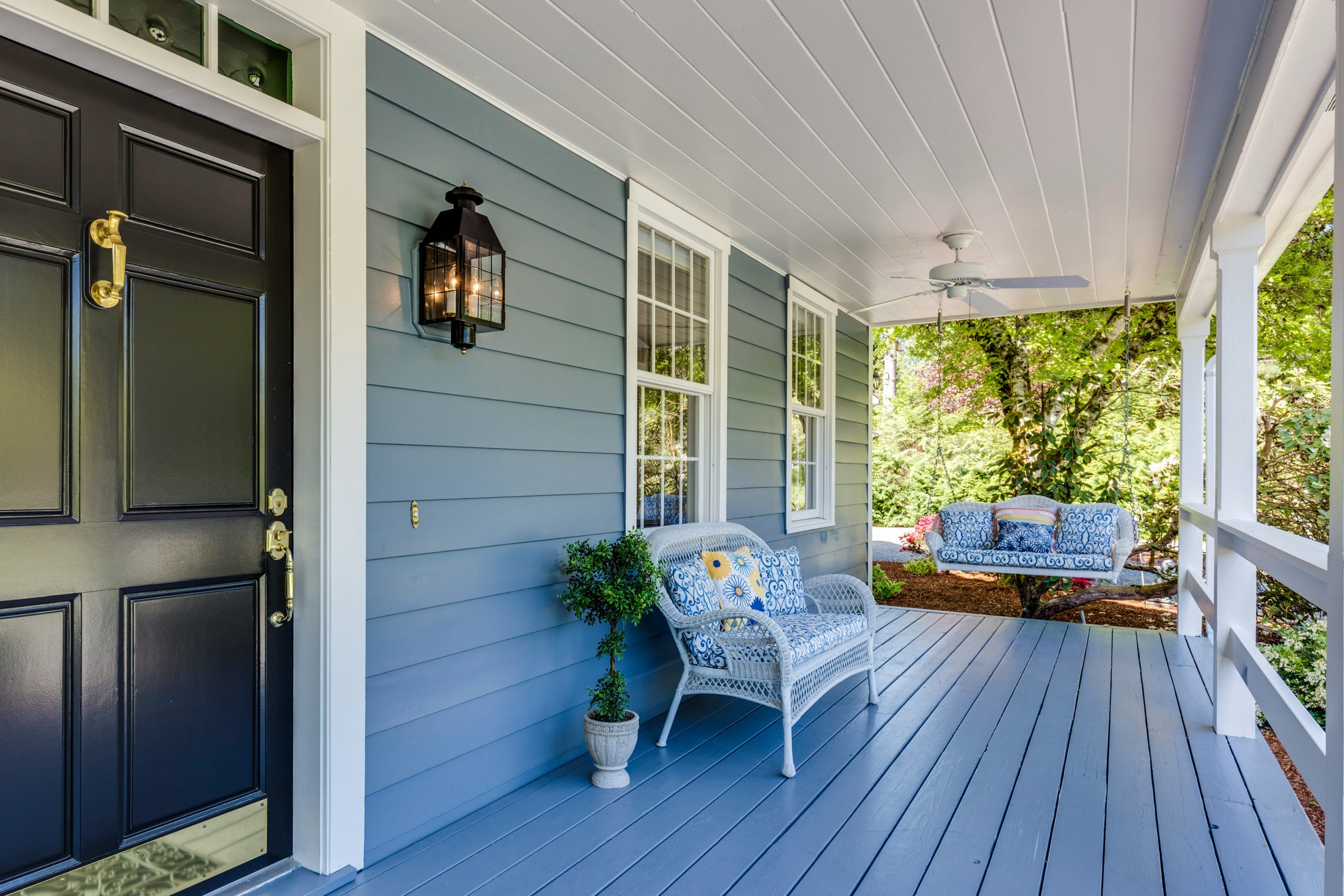 How to Decorate a Front Porch for Summer