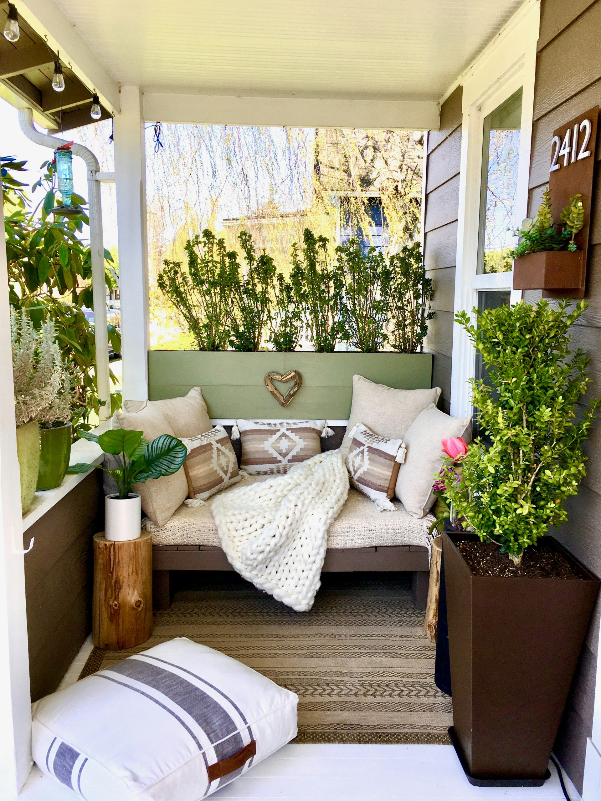 How to Decorate a Front Porch for Summer
